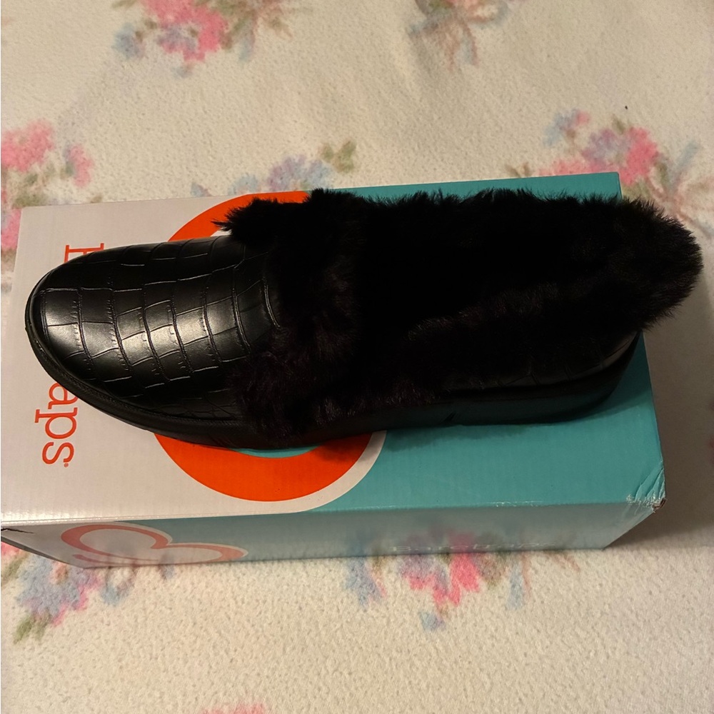BareTraps Black Faux Fur Slippers